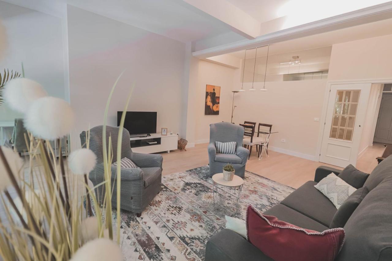Park view beautiful apartment Bilbao Buitenkant foto